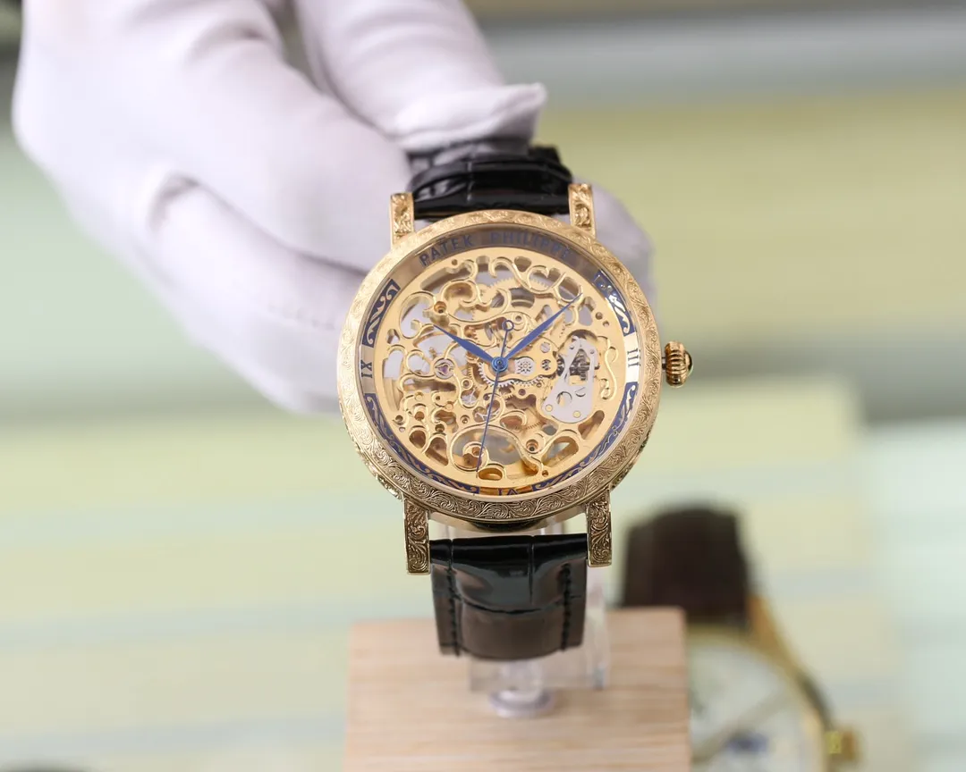 【Foreign Trade Import】💰1840! Patek Philippe (extremely noble and wise work) [Skeleton design] 🔥Type: Exquisite men's watch (more excellent) 🔥Strap: Genuine leather strap (more durable) for real men 🔥Movement: super top mechanical movement (more stable) Perpetual and permanent 🔥Material: mineral super strong mirror (more wear-resistant) Smart style, strong sense of thickness, special design, return with honor Size: diameter 43mm, thickness 13mm Smart launch! Welcome to reprint!